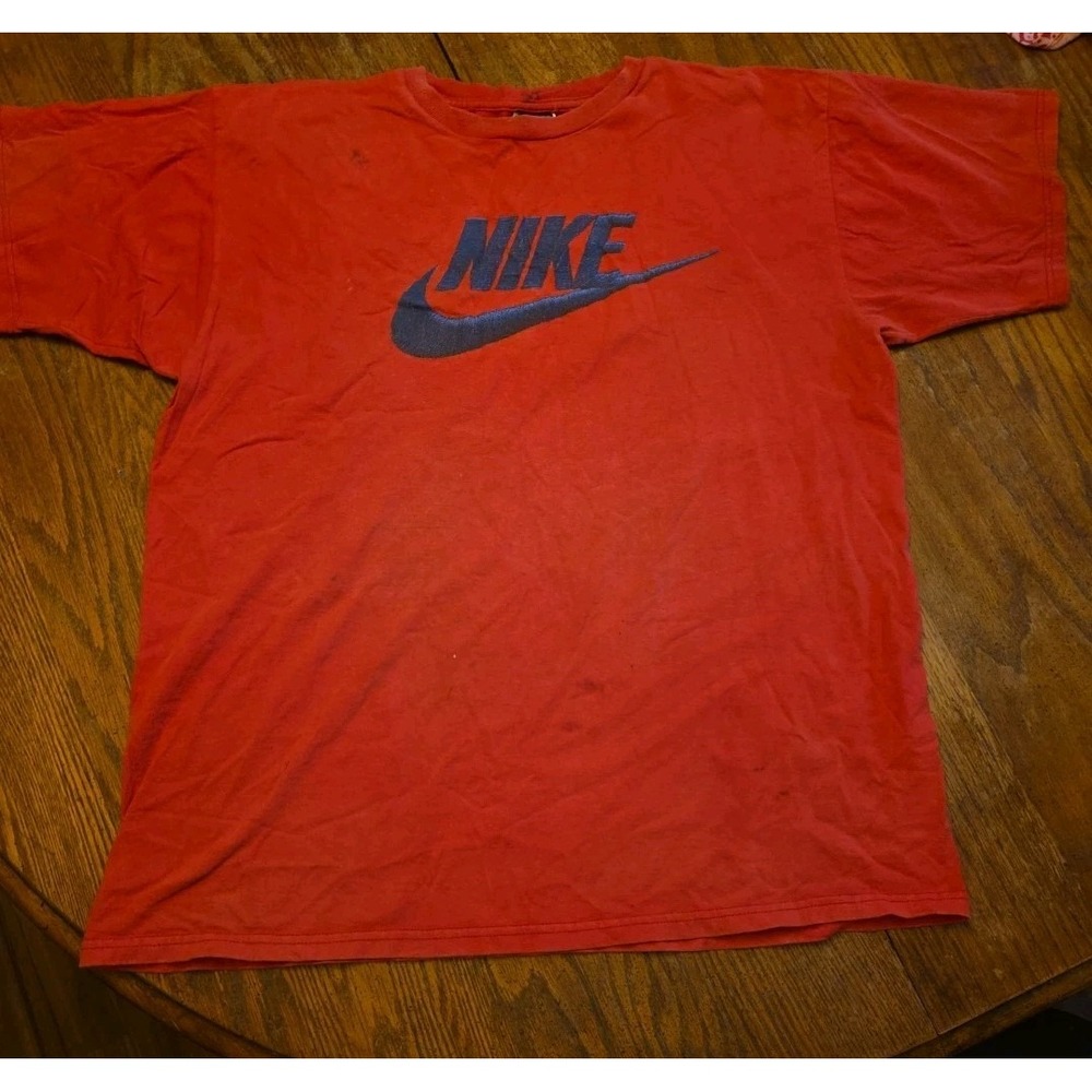 Vintage NIKE TEAM Spell Out Distressed T Shirt 00s Y2k Red Large‎